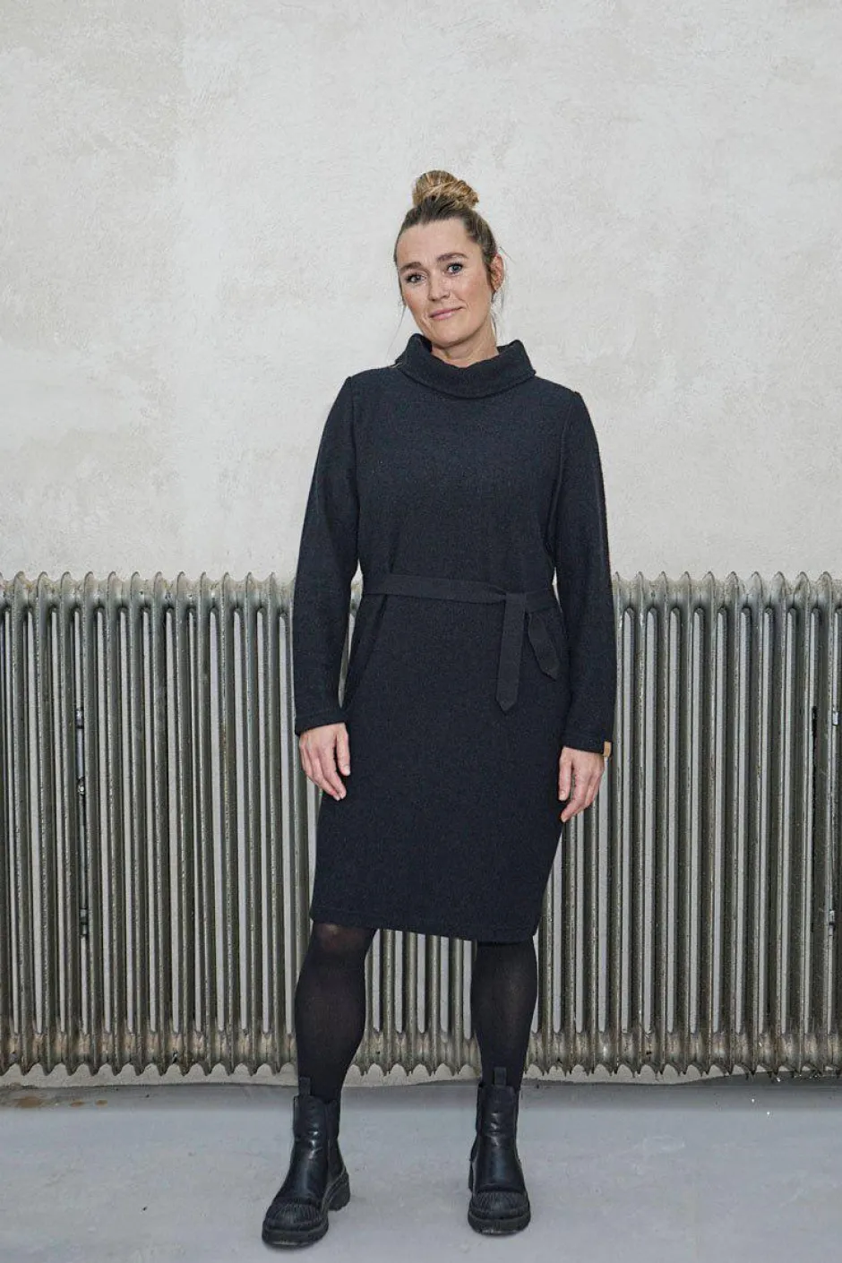Ivanhoe of Sweden GY GISSLARP DRESS, 60% FILTAD ULL, 40% LYOCELL — BLACK Fashion
