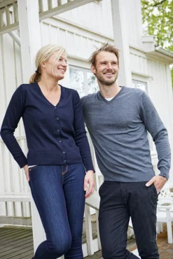 Ivanhoe of Sweden MERINO V-NECK MALE, 100% EXTRA FINE MERINOULL — NAVY Discount