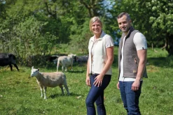 Ivanhoe of Sweden NLS COCO VEST, 100% OFÄRGAD ULL — NATURAL WHITE Hot