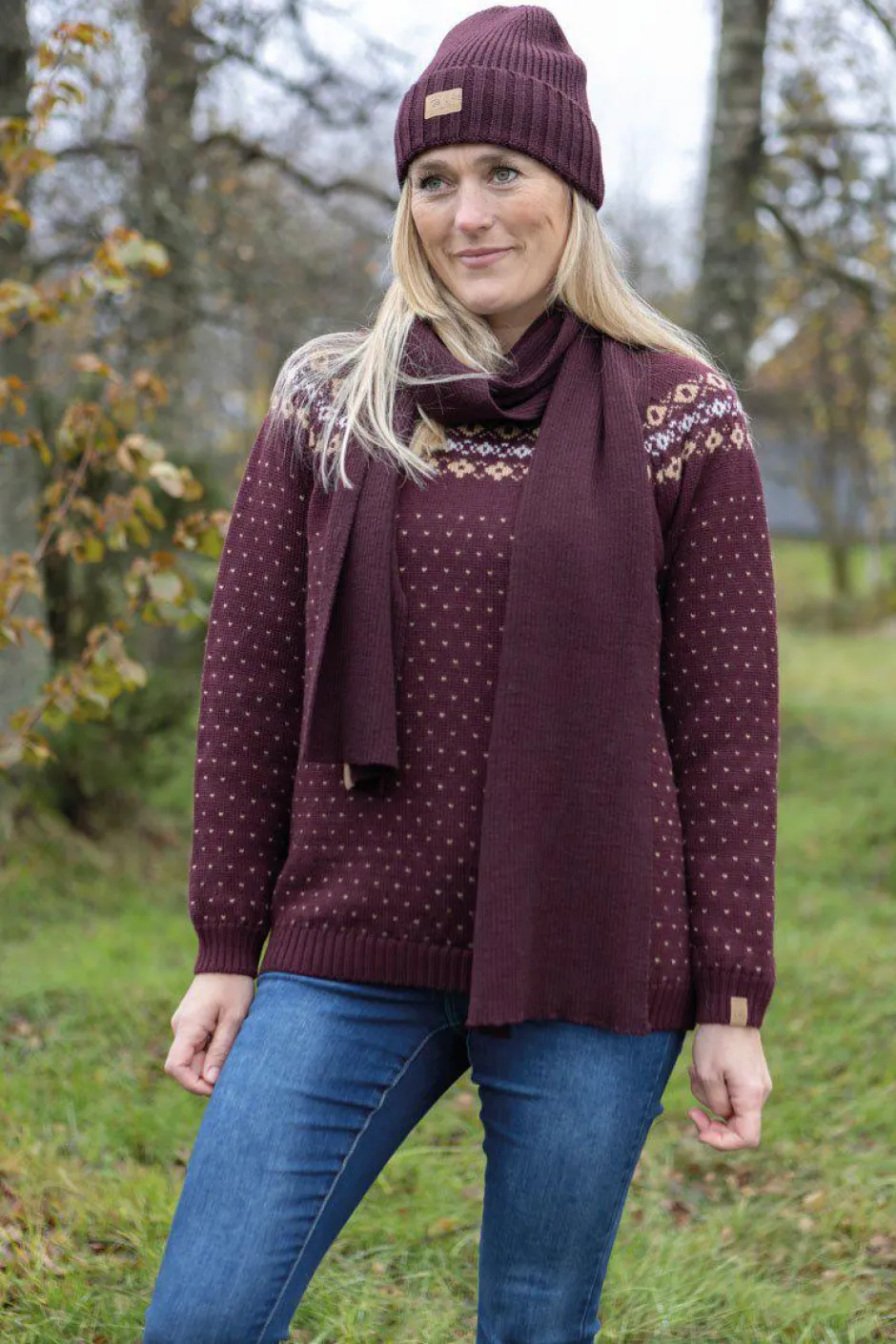 Ivanhoe of Sweden SIRE CREWNECK, 100% ULL — RUBY WINE Sale